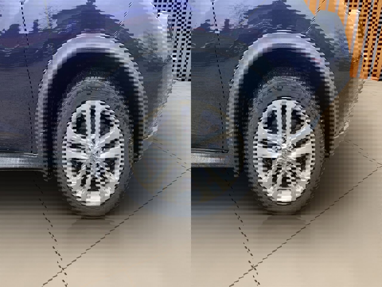 Used 2015 Nissan Juke SV image 27