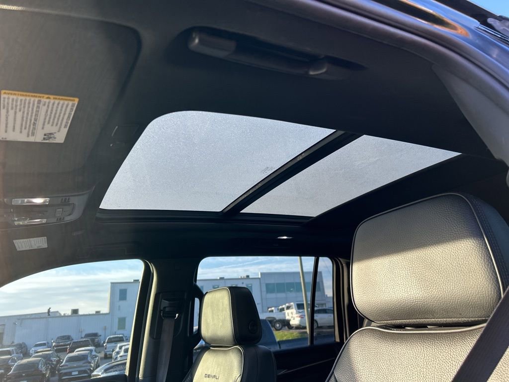 Used 2023 GMC Yukon XL Denali w/ LPO, Floor Liner Package AWD/4WD image 10