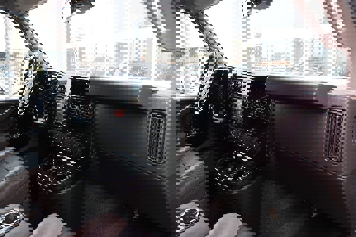 Used 2020 GMC Savana 2500 Extended w/ Enhanced Convenience Package image 14