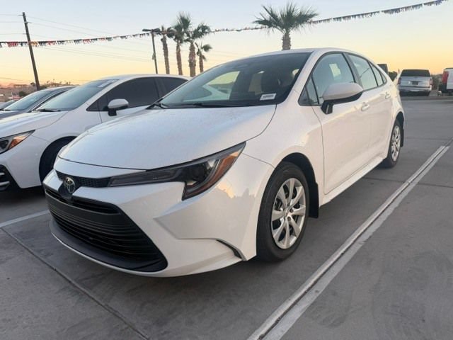Used 2027 Toyota Corolla LE FWD image 1