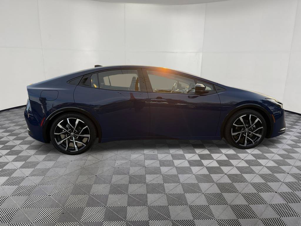 Used 2024 Toyota Prius Prime Premium w/ Advanced Technology Package FWD image 10