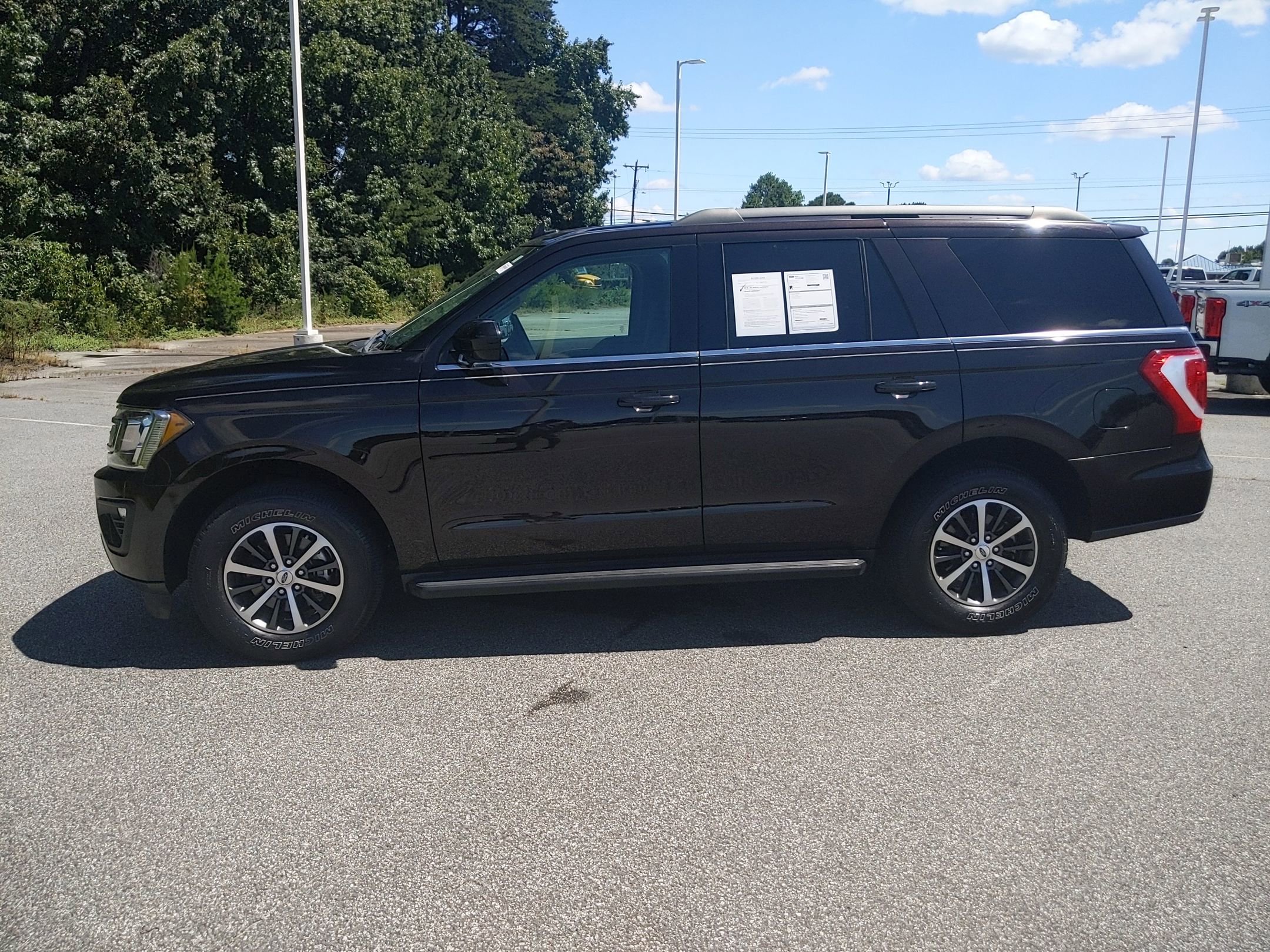 Used 2021 Ford Expedition XLT image 7