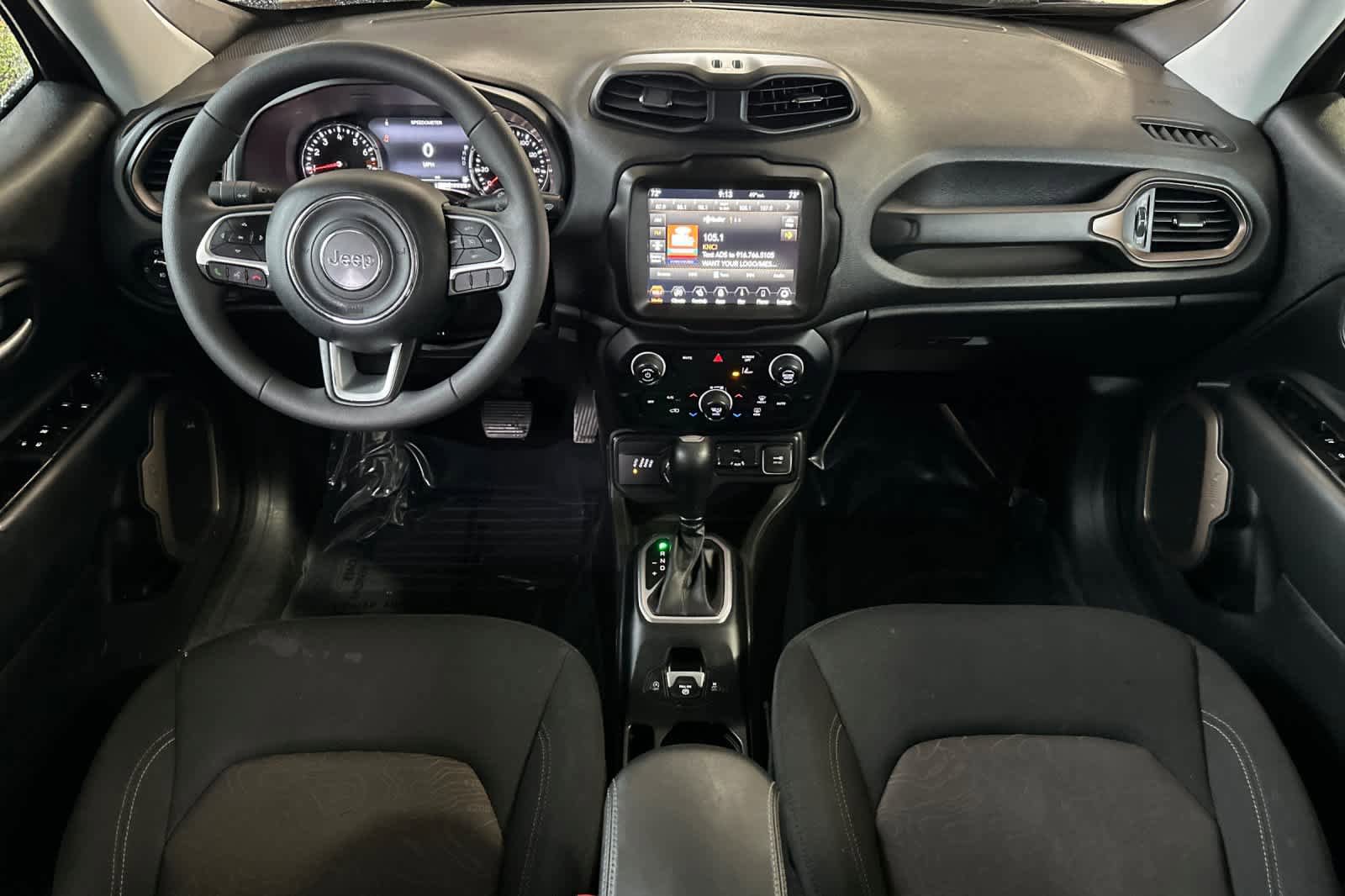 Used 2023 Jeep Renegade Latitude AWD/4WD image 3
