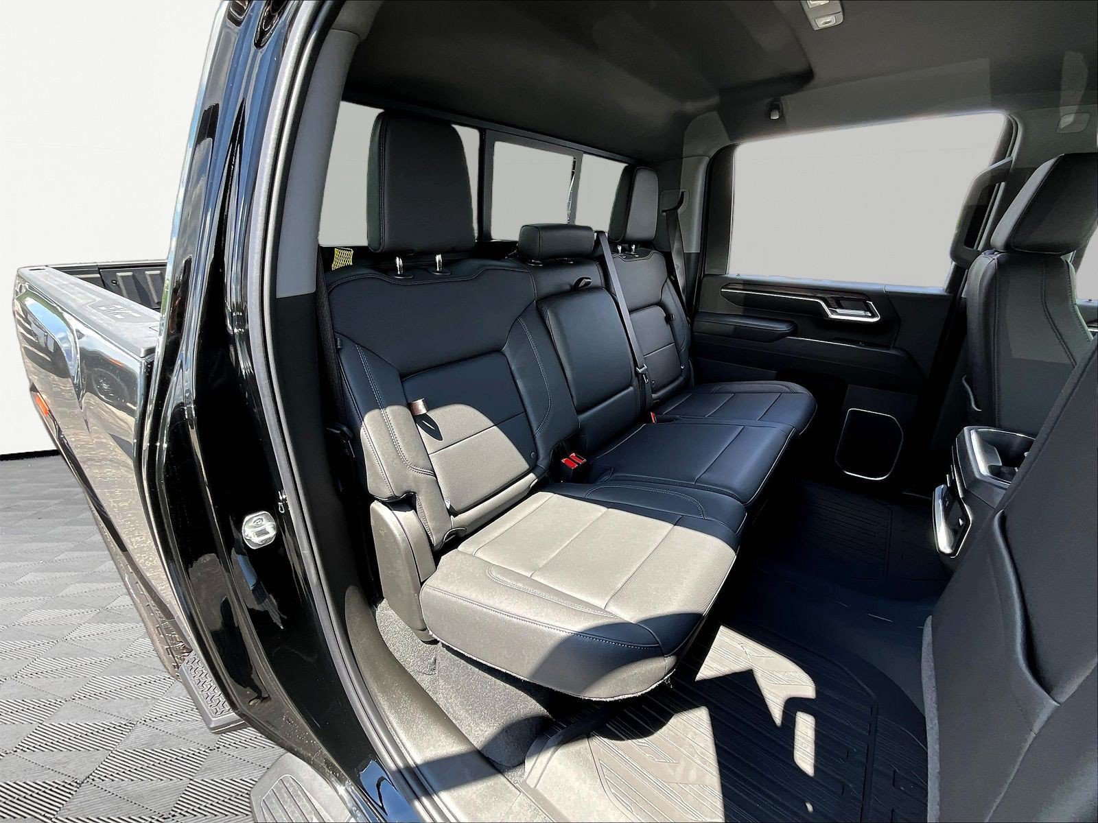 New 2026 GMC Sierra 2500 SLT w/ SLT Premium Package AWD/4WD image 19