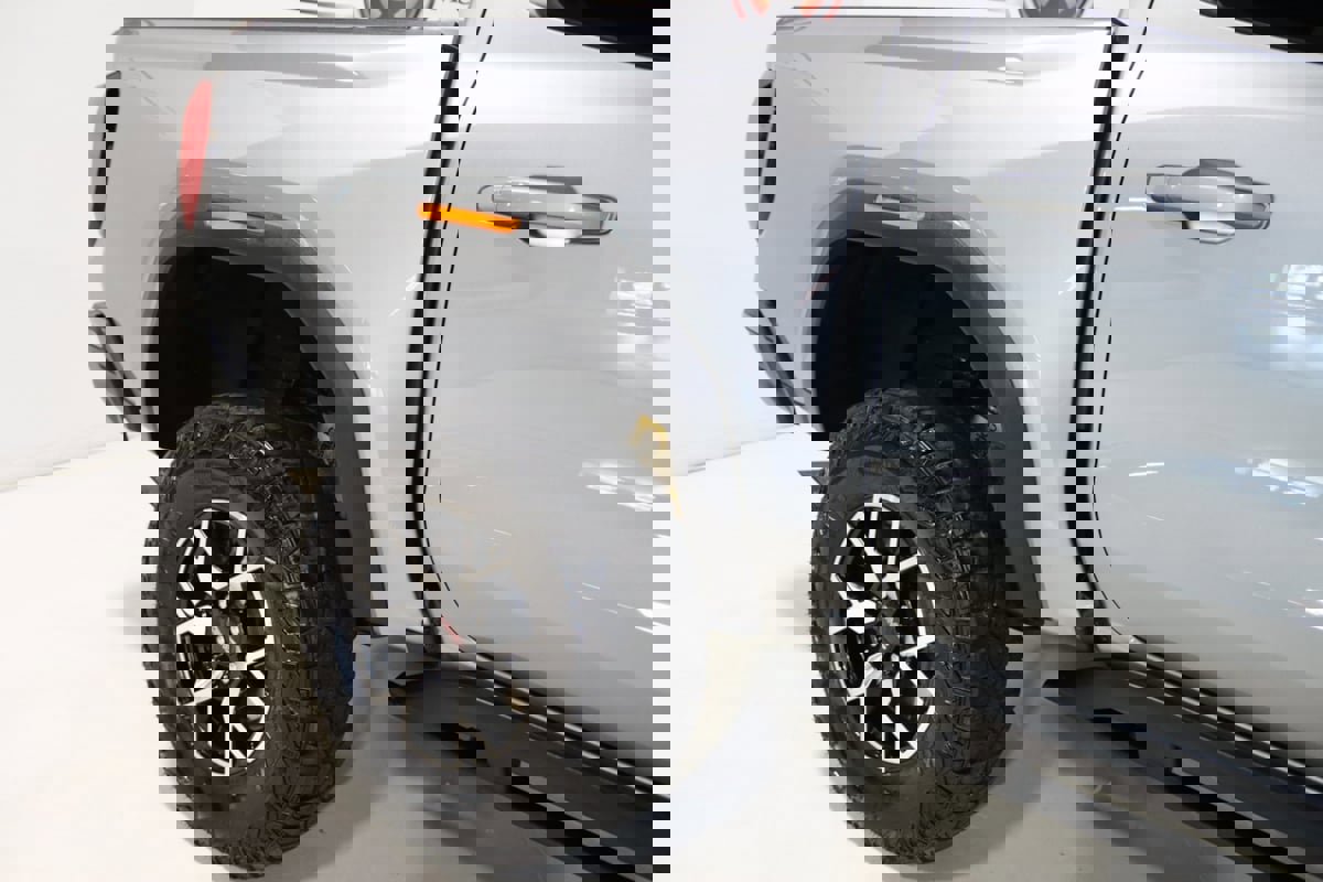 Used 2023 GMC Canyon AT4X image 80