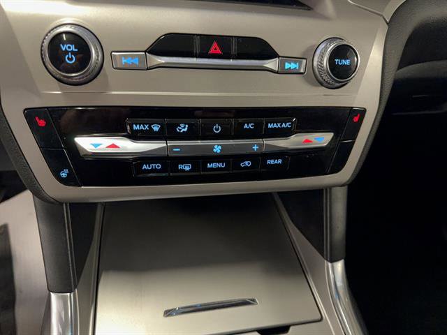 Certified 2022 Ford Explorer XLT w/ Equipment Group 202A image 8