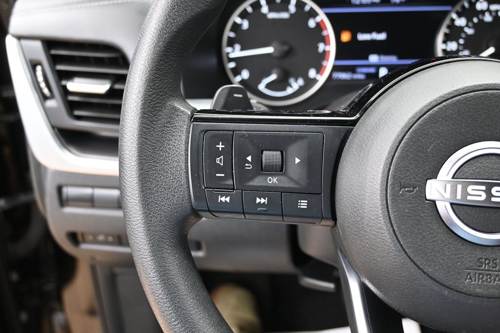 Used 2023 Nissan Rogue SV FWD image 18
