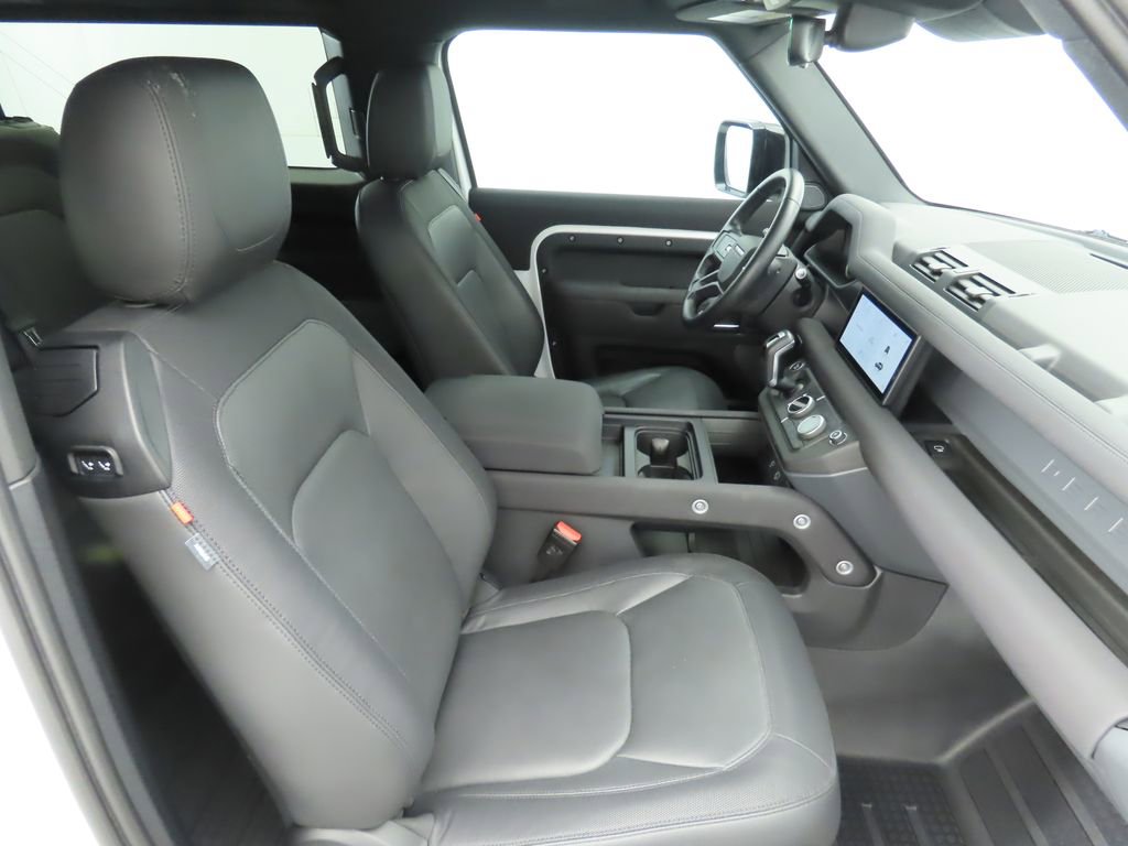 Certified 2023 Land Rover Defender 90 X-Dynamic SE image 19