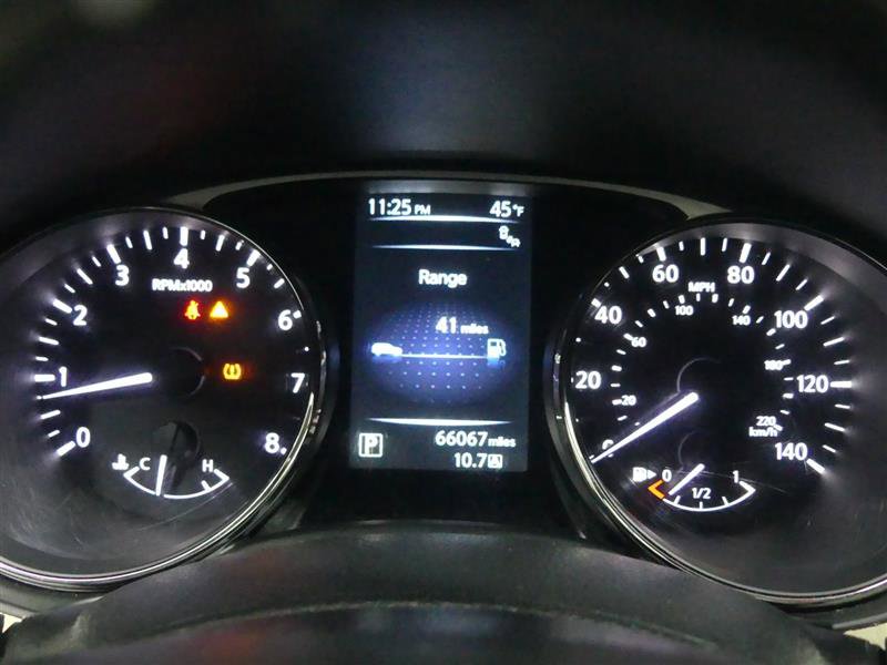 Used 2016 Nissan Rogue SV w/ SV Premium Package image 31