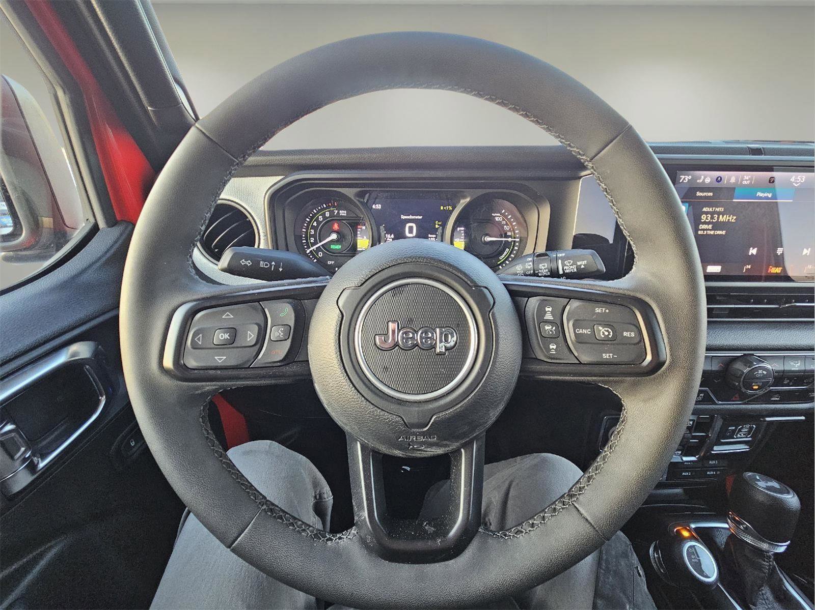 Used 2025 Jeep Wrangler Willys image 11