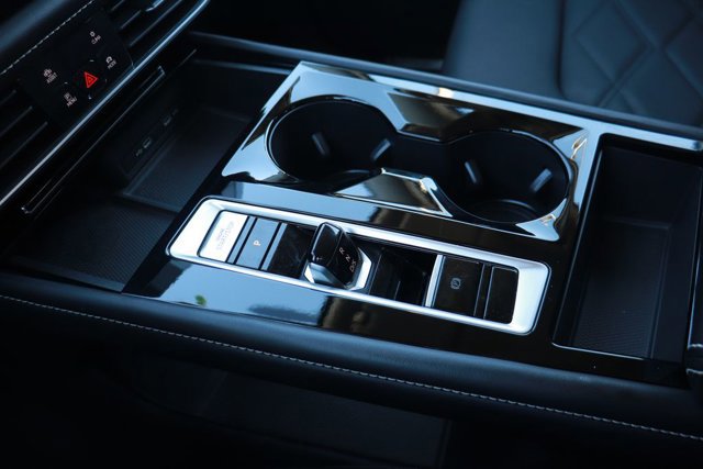 Used 2024 Volkswagen Atlas SE image 19