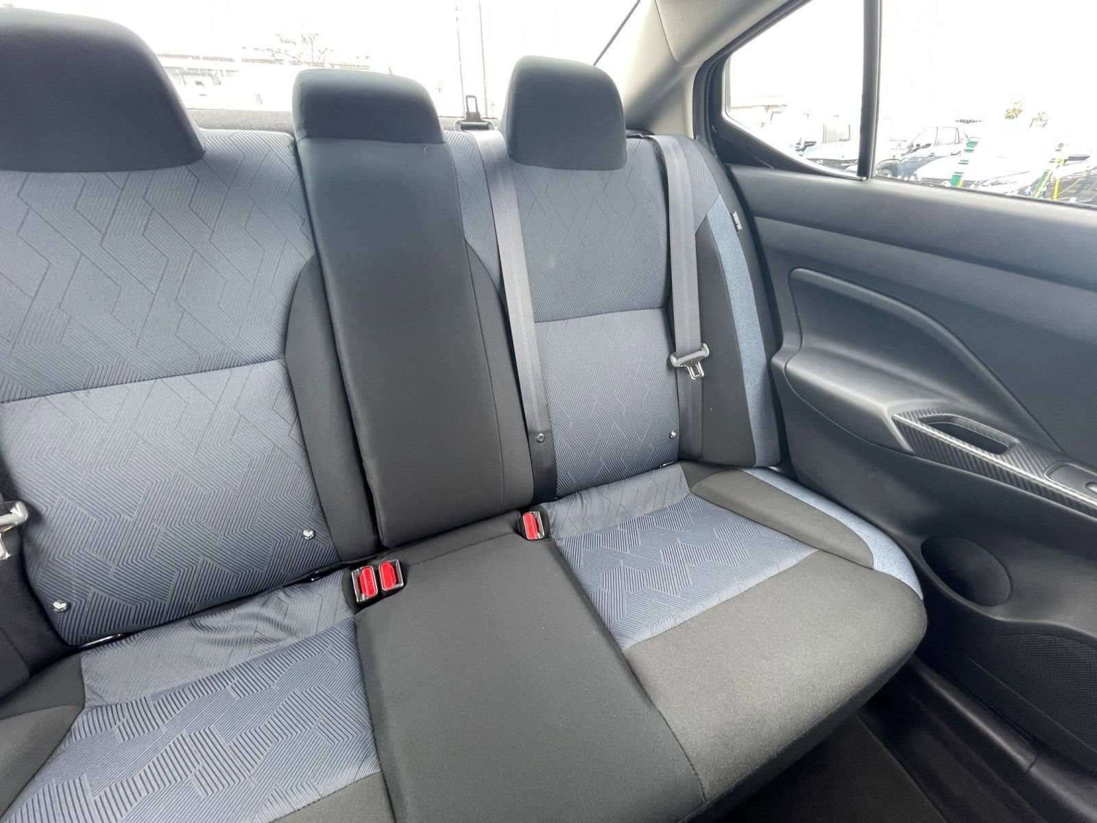 Used 2025 Nissan Versa SV image 32