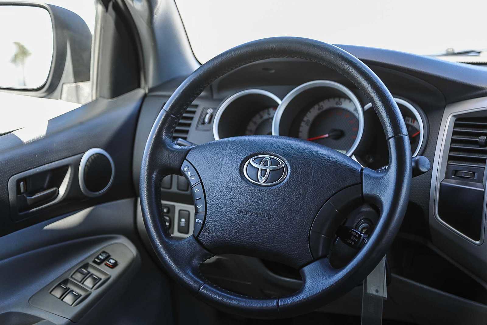 Used 2011 Toyota Tacoma PreRunner w/ SR5 Pkg #2 RWD image 15