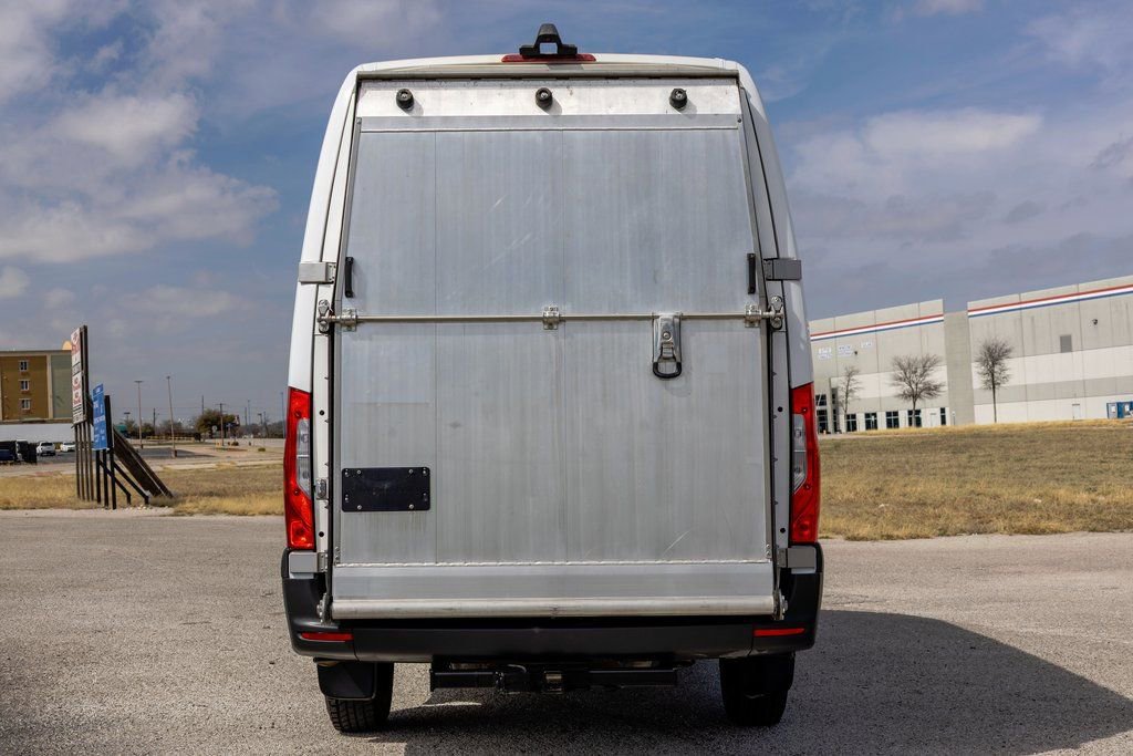 Used 2024 Mercedes-Benz Sprinter 2500 w/ Acoustic Package image 6