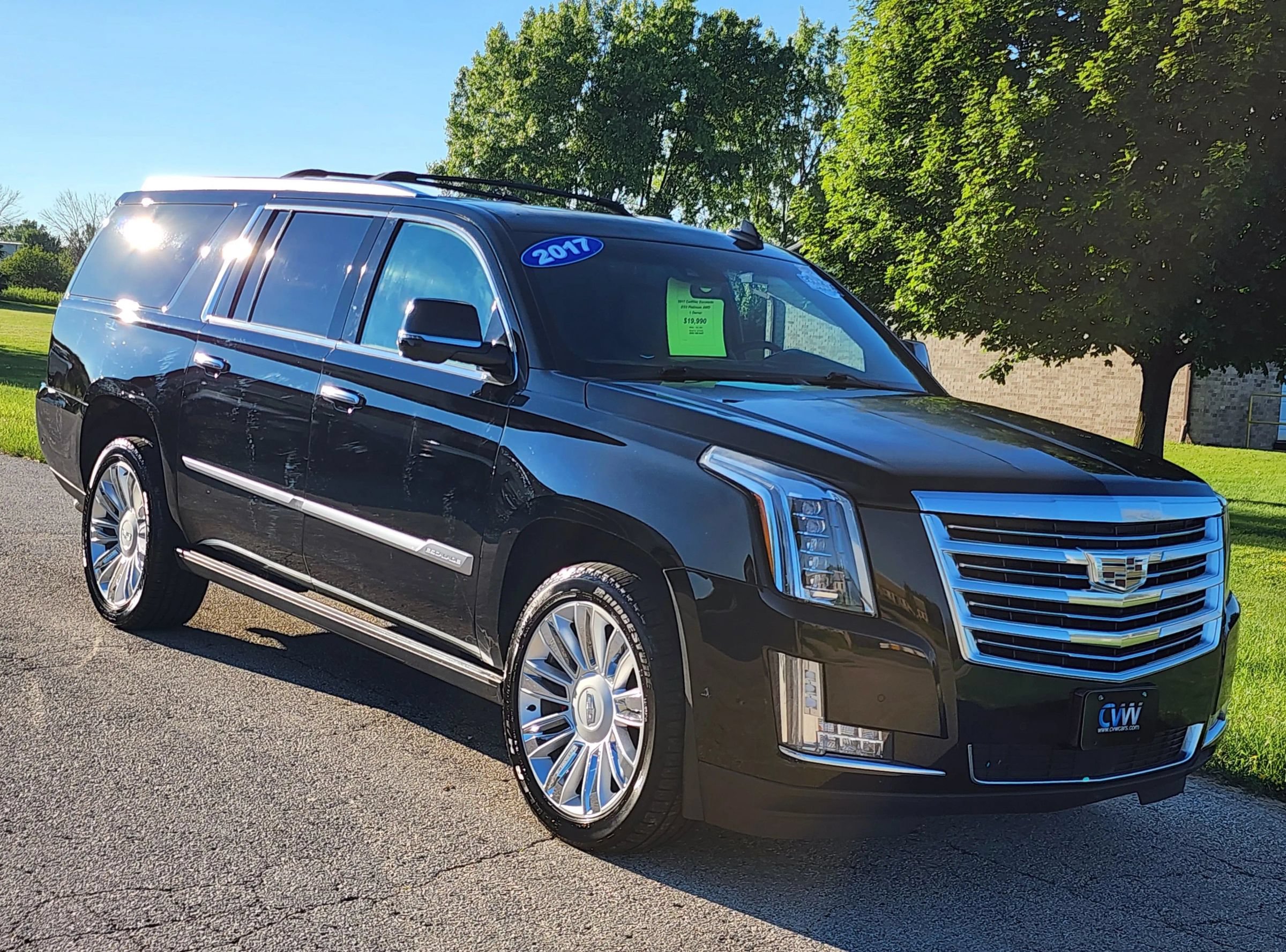 Used 2017 Cadillac Escalade ESV Platinum AWD/4WD image 5