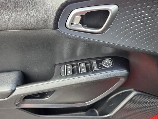 Used 2021 Kia Soul GT-Line FWD image 11