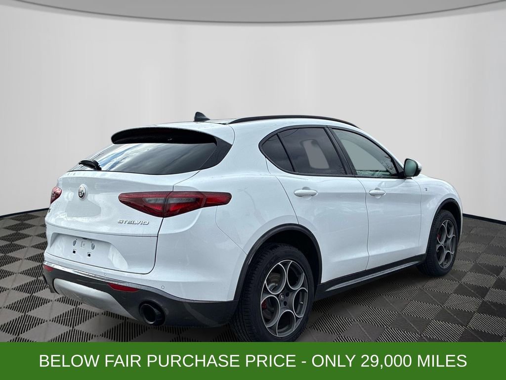 Used 2022 Alfa Romeo Stelvio Ti image 7