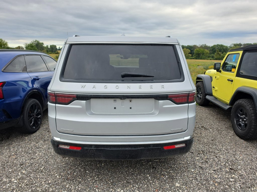 Used 2022 Jeep Wagoneer Series III w/ Rear Seat Entertainment Group AWD/4WD image 8