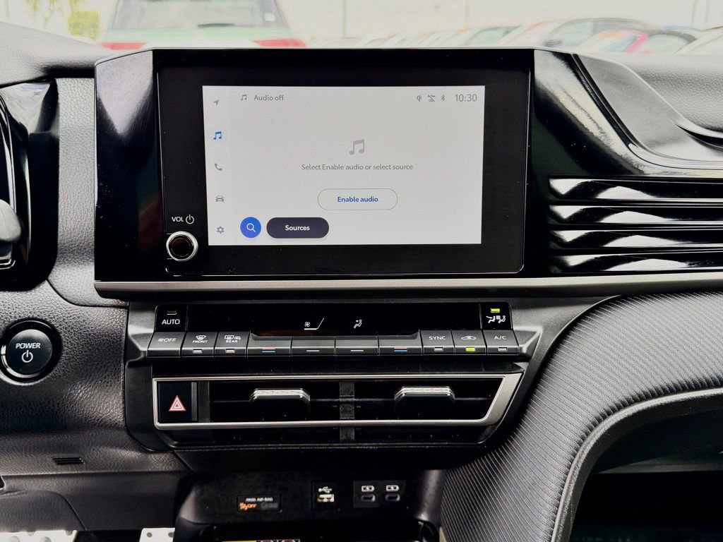 Used 2025 Toyota Camry SE w/ Convenience Package FWD image 28