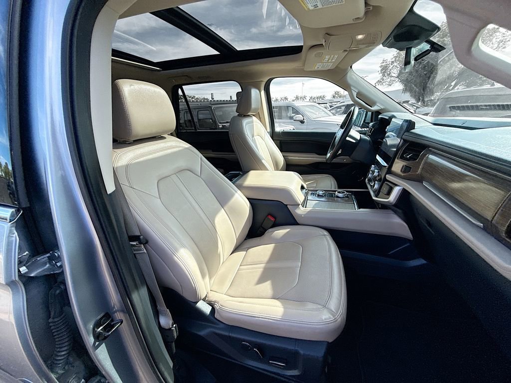 Used 2023 Ford Expedition Limited AWD/4WD image 33