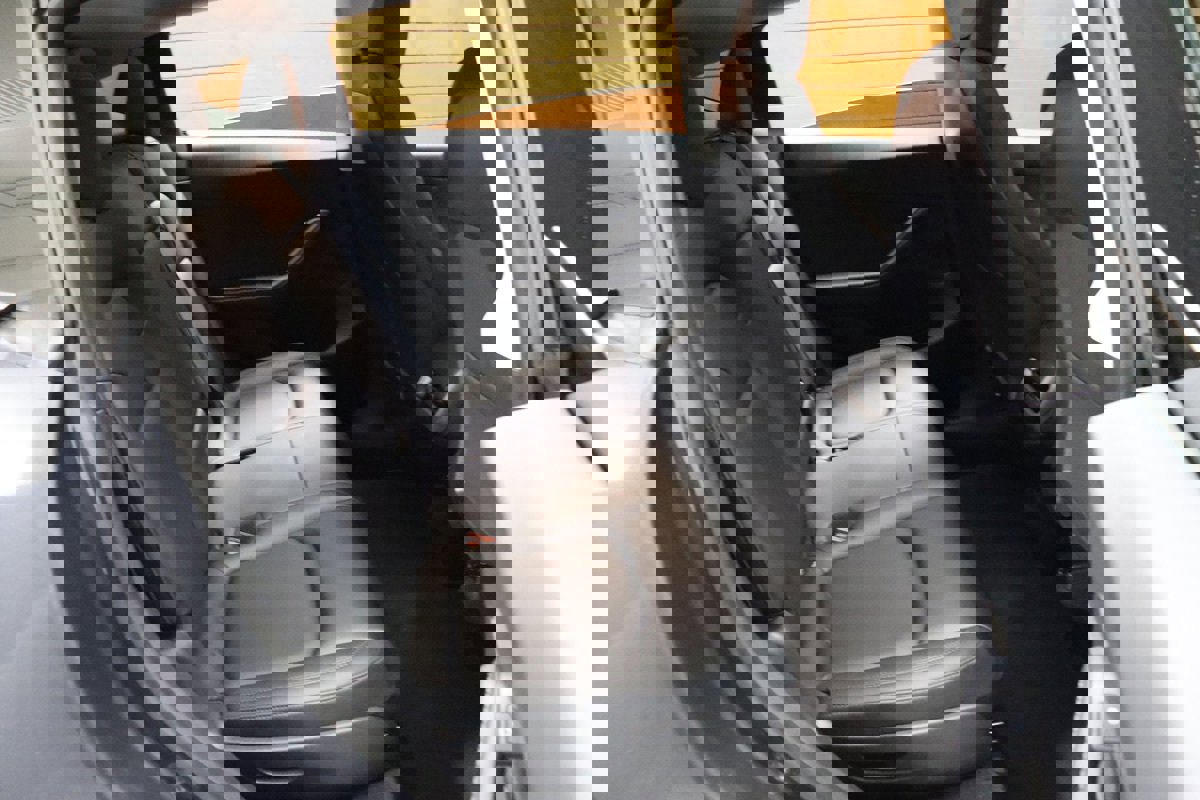 Used 2022 Tesla Model Y Long Range image 55