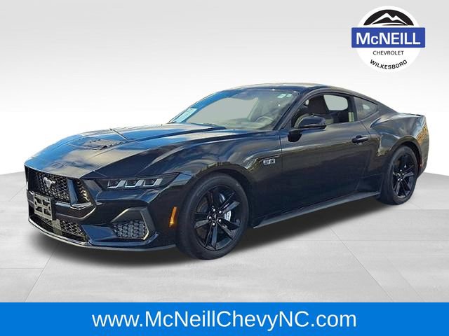 Used 2025 Ford Mustang GT image 3