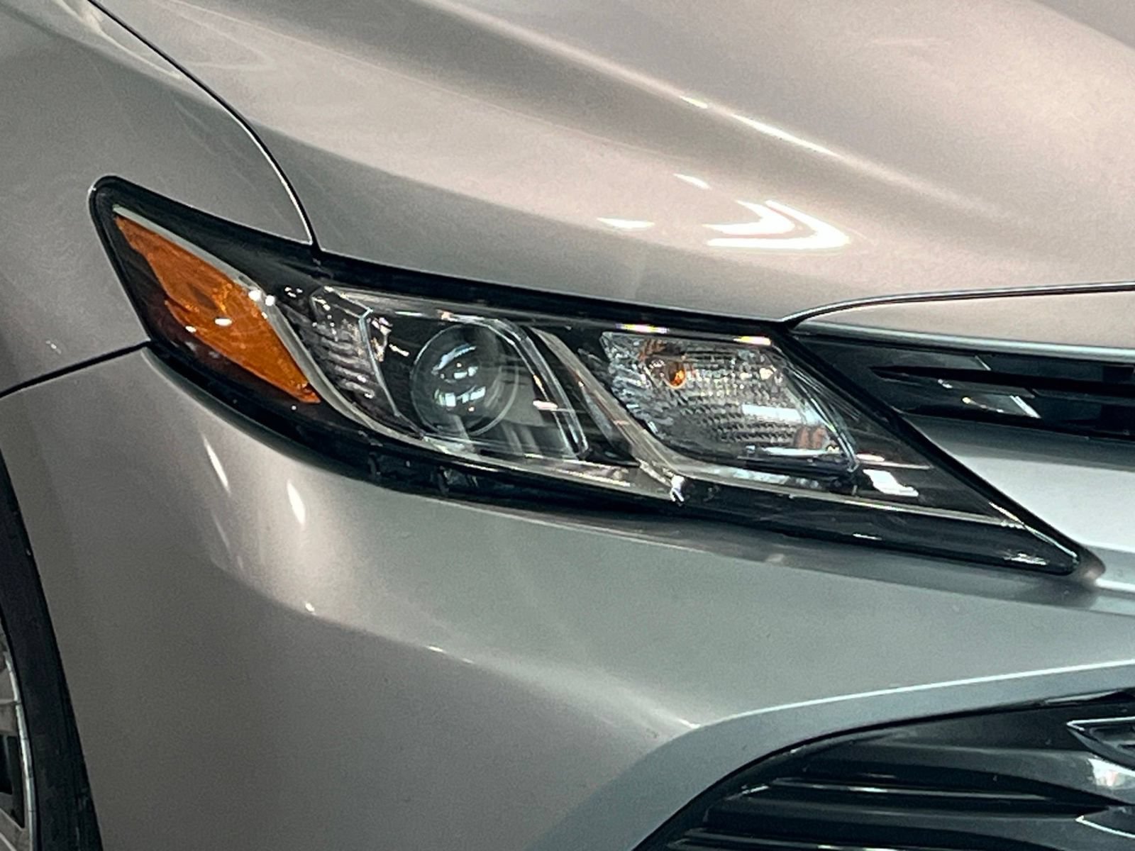 Used 2020 Toyota Camry LE FWD image 5