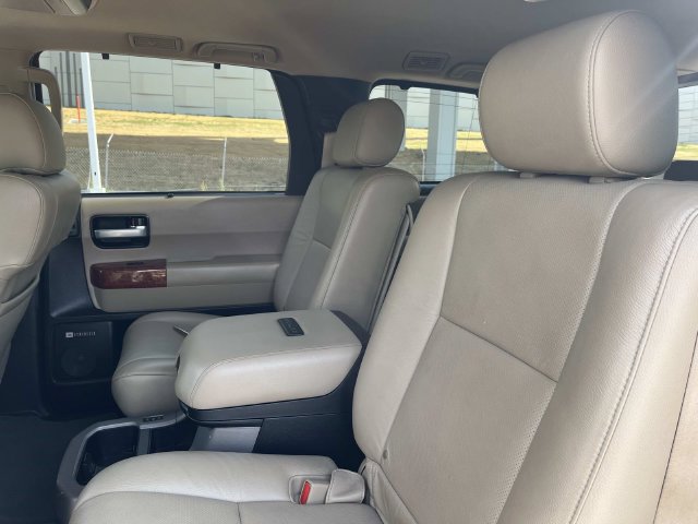 Used 2019 Toyota Sequoia Platinum RWD image 18