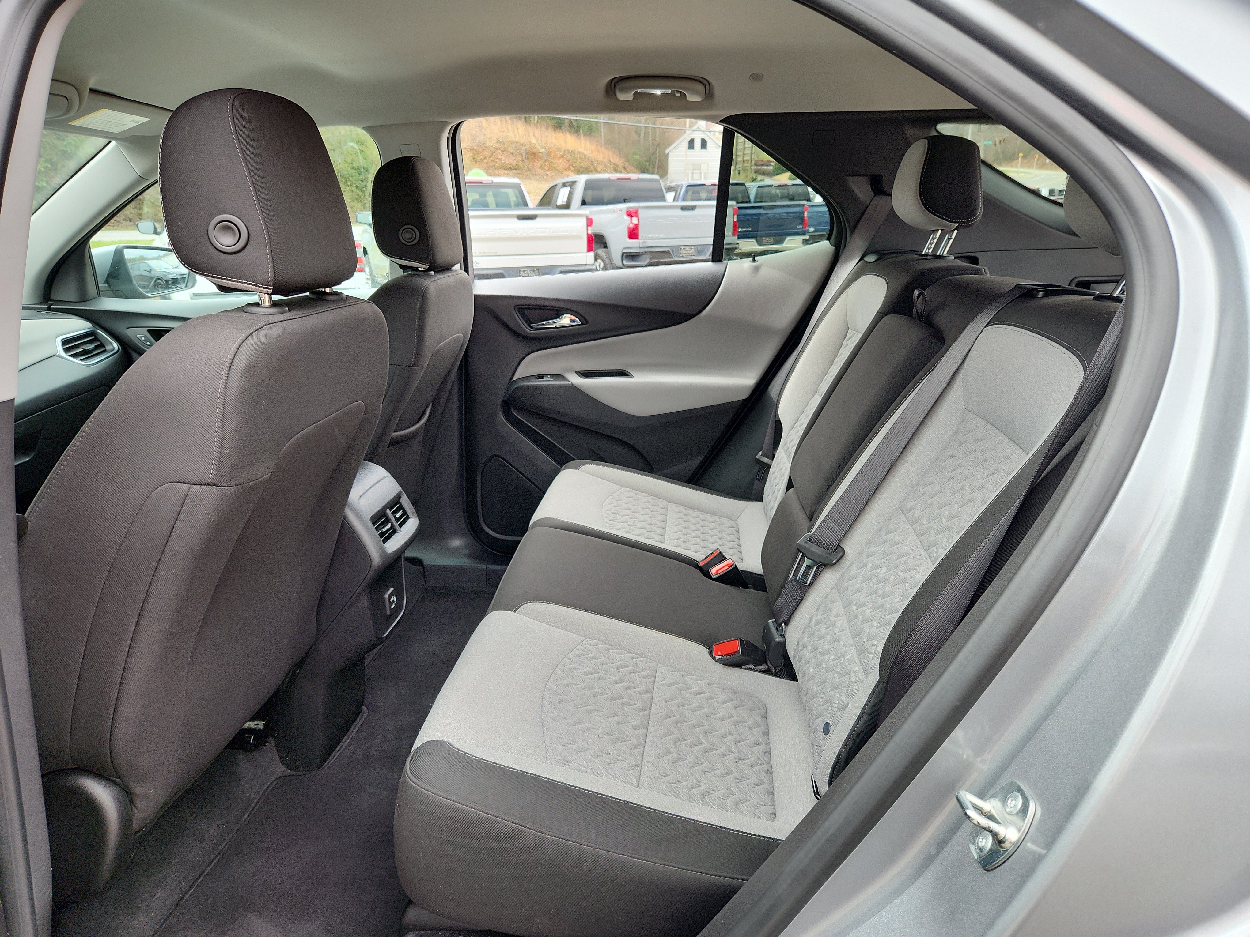 Used 2024 Chevrolet Equinox LT FWD image 39