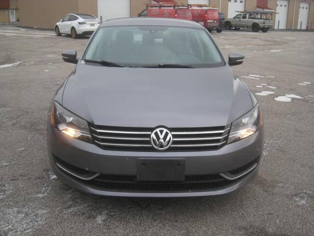 Used 2015 Volkswagen Passat 1.8T S image 2