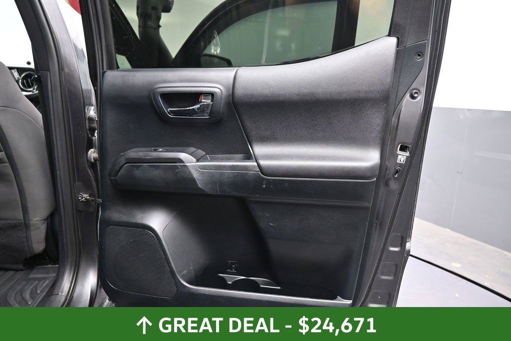 Used 2016 Toyota Tacoma TRD Sport w/ Towing Package AWD/4WD image 22