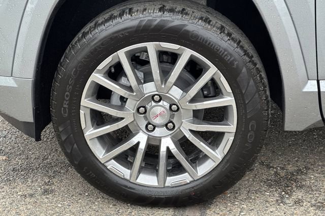 New 2026 GMC Terrain Denali w/ LPO, Floor Liner Package image 32