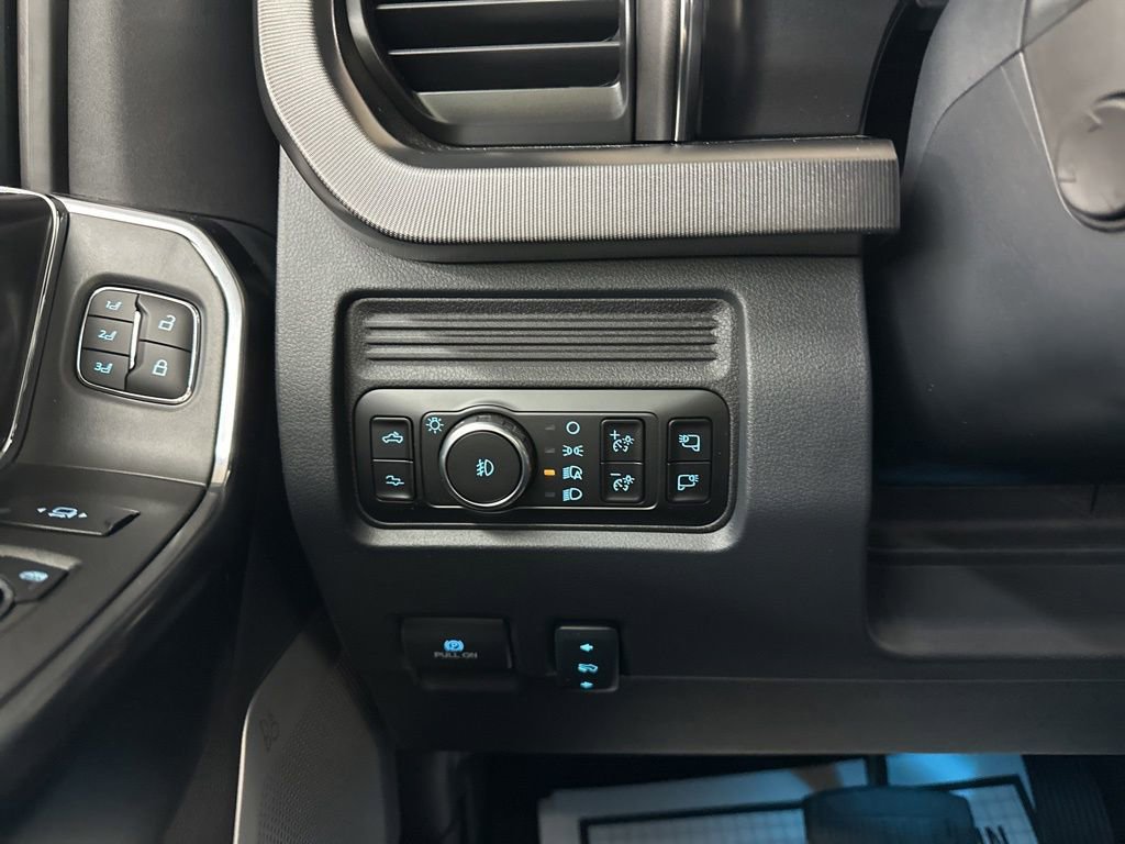 New 2026 Ford F350 Platinum image 37