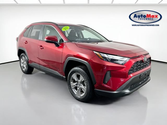 Used 2025 Toyota RAV4 XLE AWD/4WD image 1
