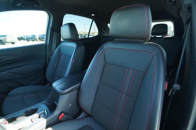 Used 2023 Chevrolet Equinox RS image 35