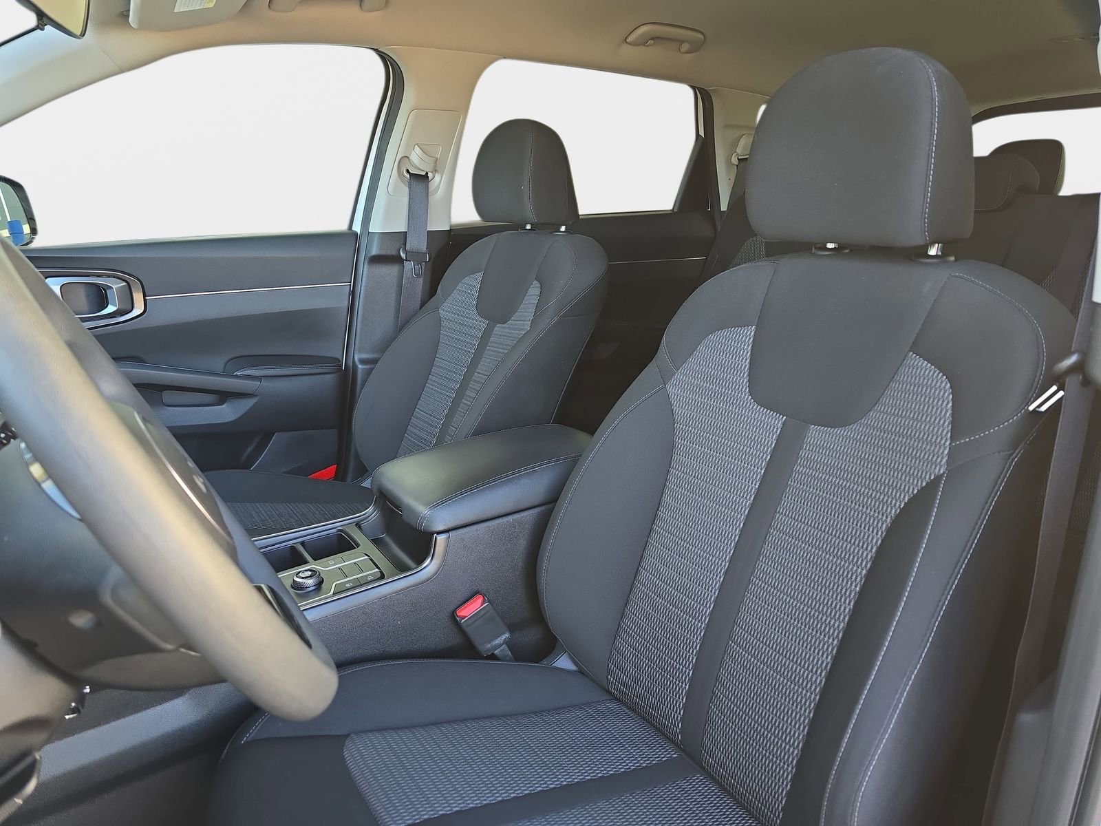 Used 2023 Kia Sorento LX image 18