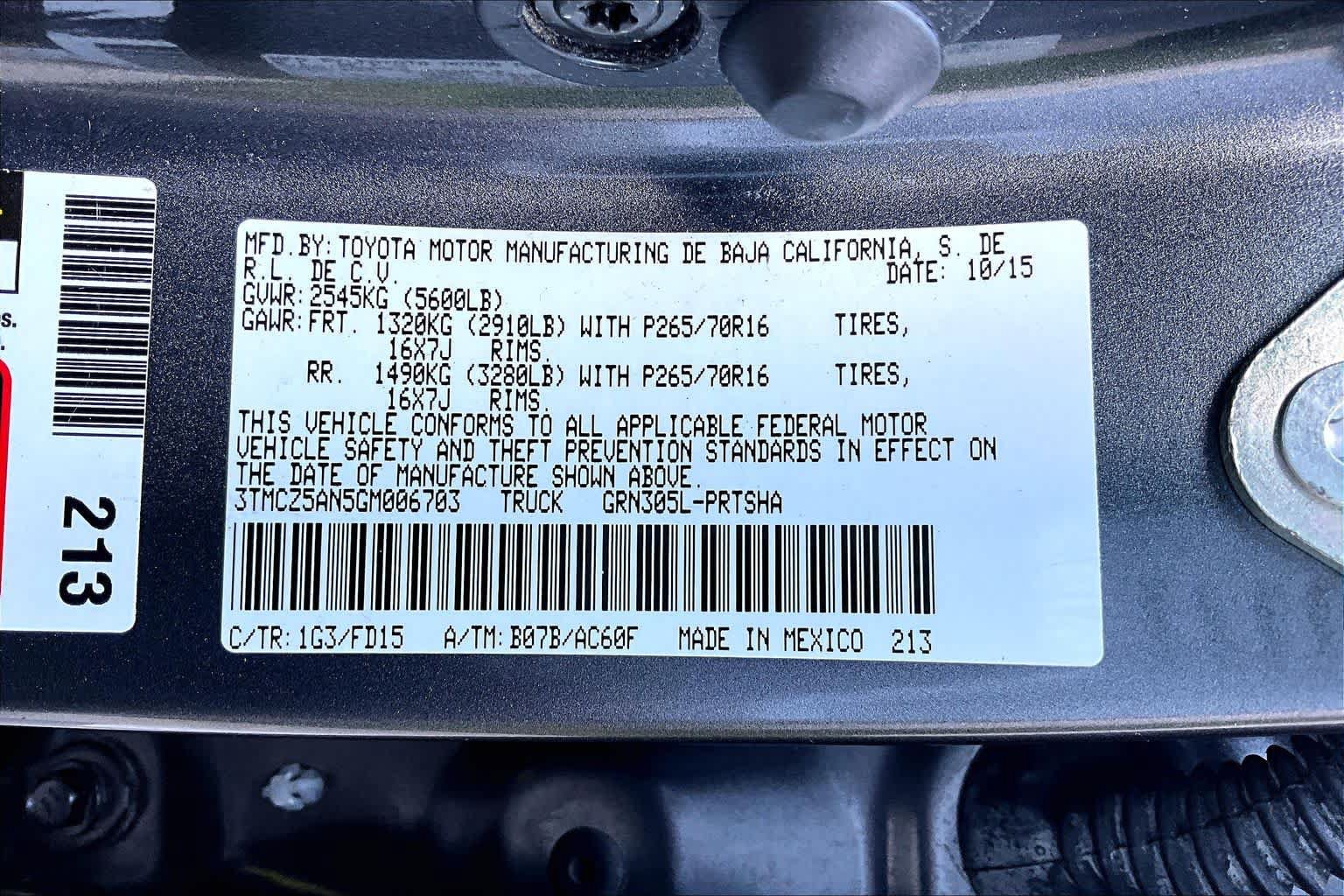 Used 2016 Toyota Tacoma TRD Off-Road w/ Premium & Technology Package AWD/4WD image 37
