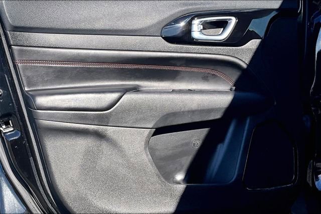 Used 2024 Jeep Compass Trailhawk image 17