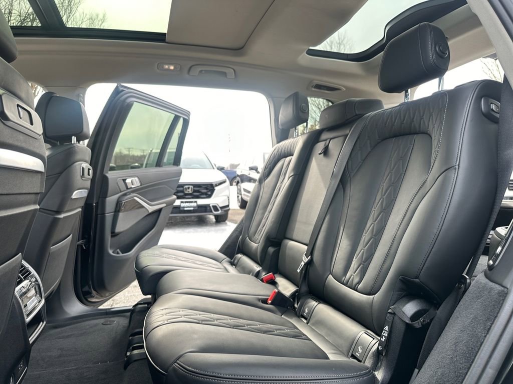 Used 2025 BMW X7 xDrive40i image 26