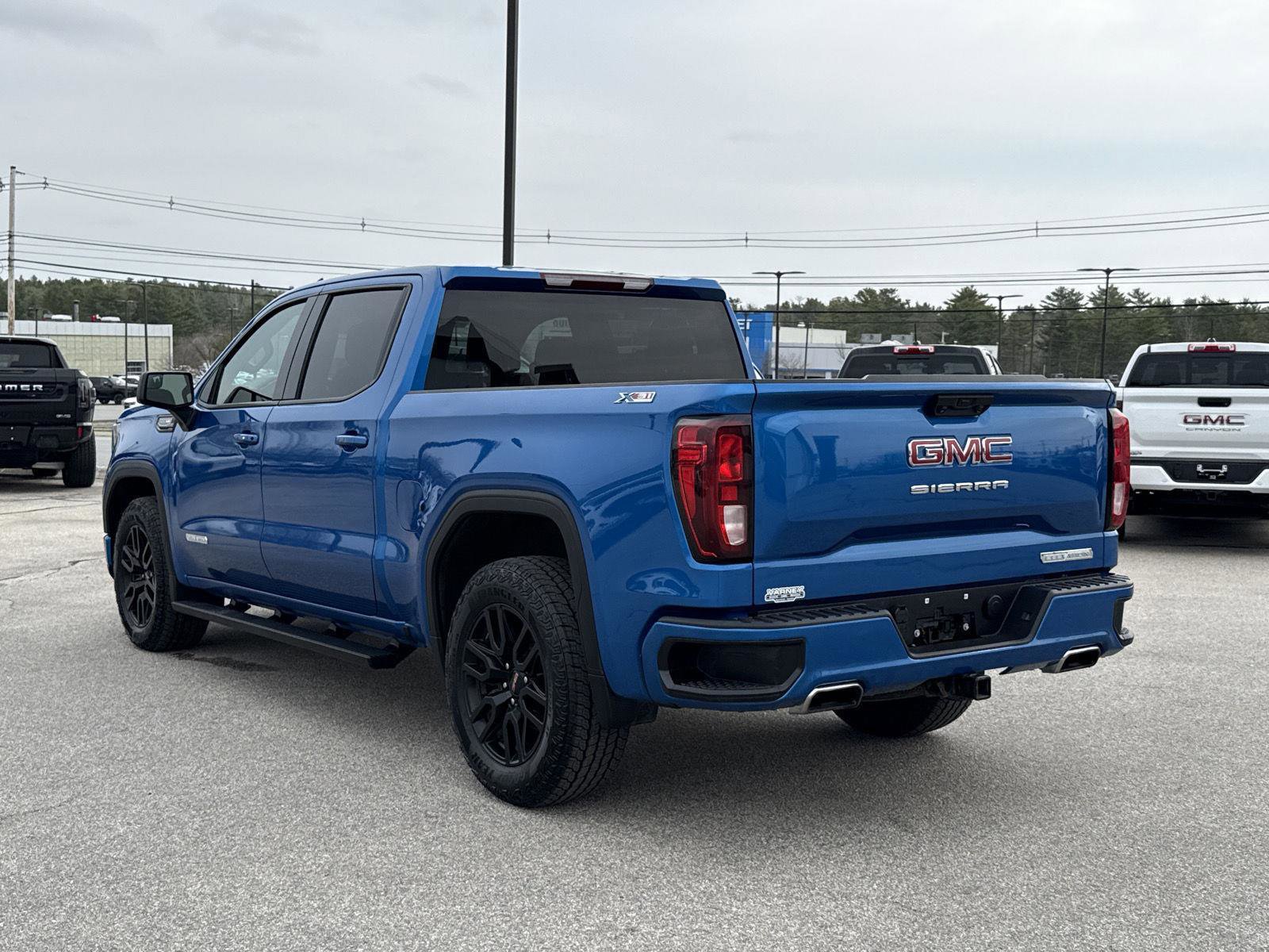 Used 2023 GMC Sierra 1500 Elevation w/ X31 Off-Road Package AWD/4WD image 11