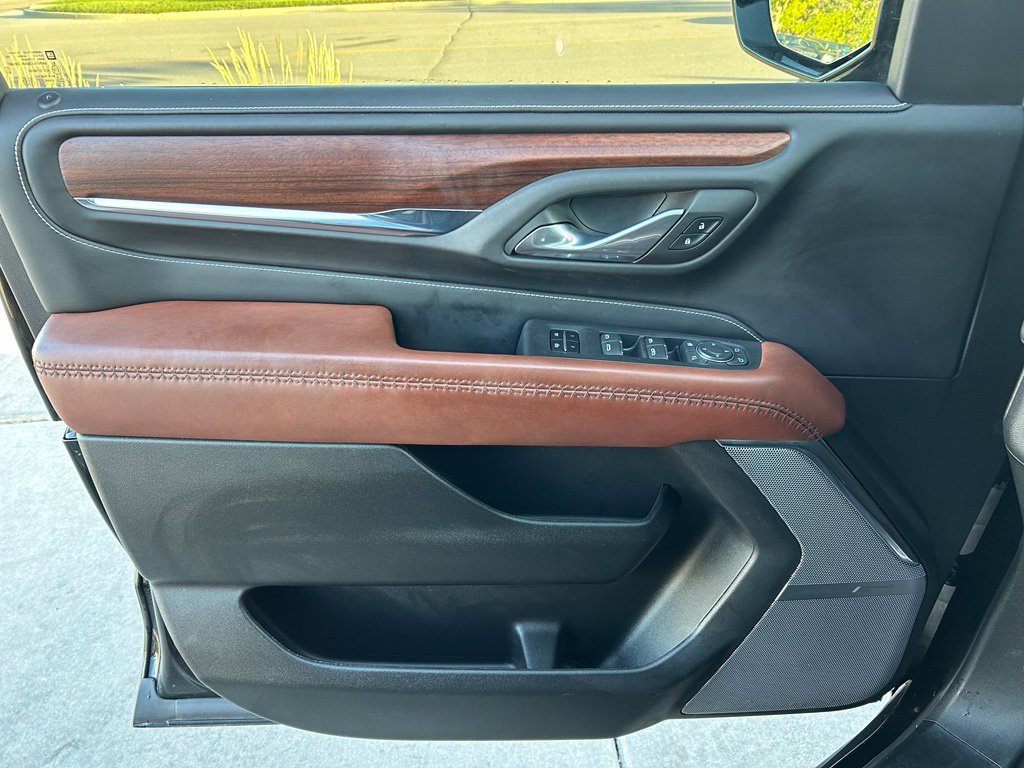 Used 2023 GMC Yukon Denali Ultimate AWD/4WD image 10