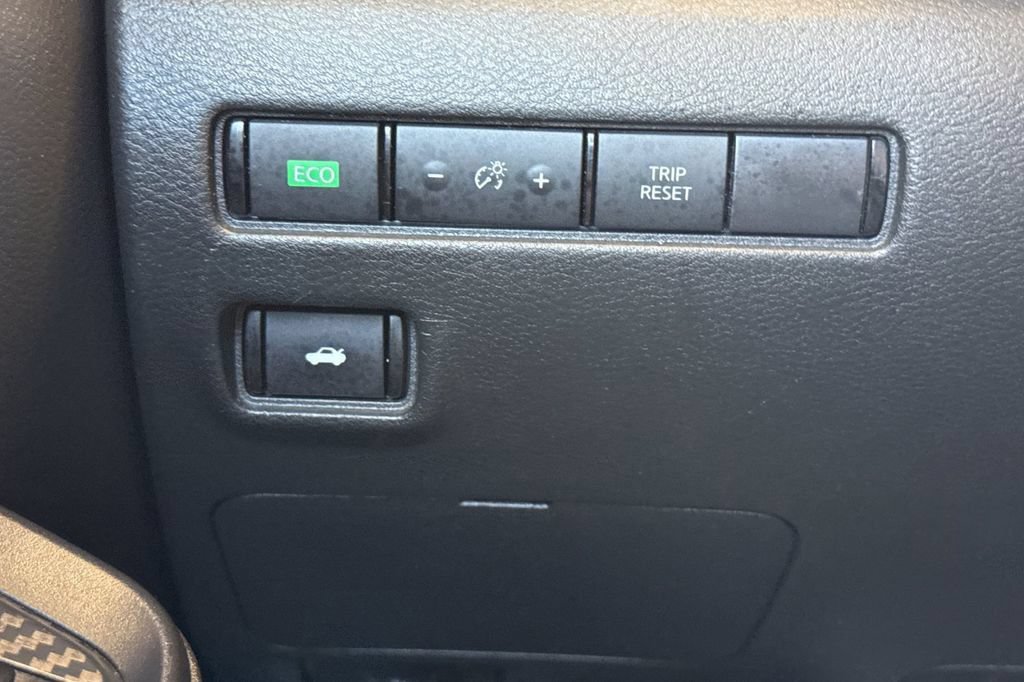 Used 2024 Nissan Sentra SV FWD image 29