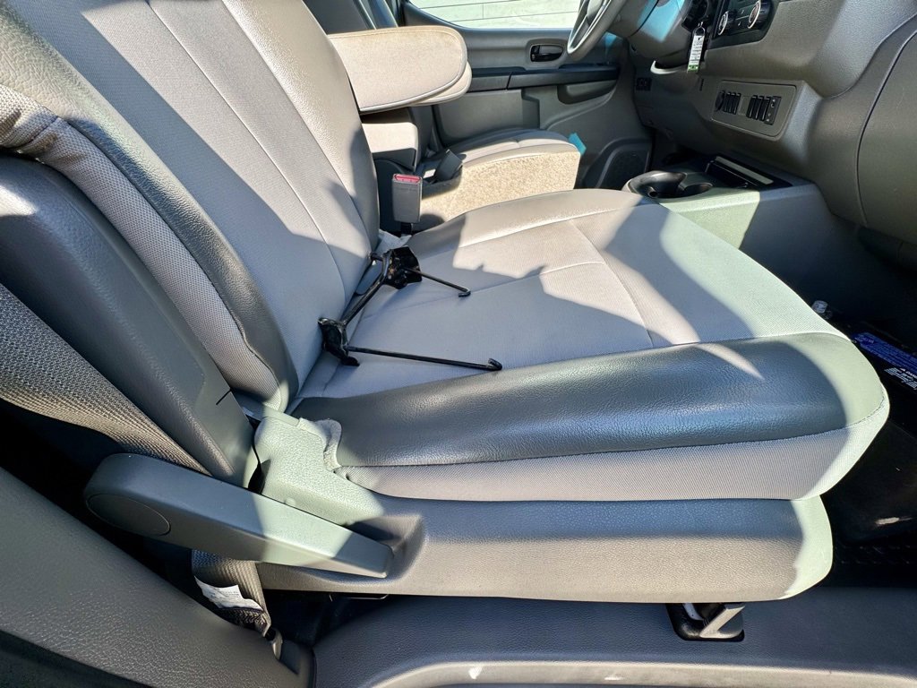 Used 2018 Nissan NV 3500 S image 19