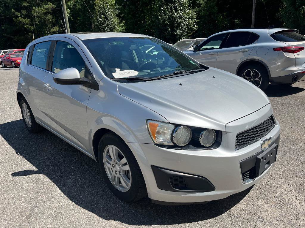 Used 2014 Chevrolet Sonic LT w/ Fun and Sun Package FWD image 9
