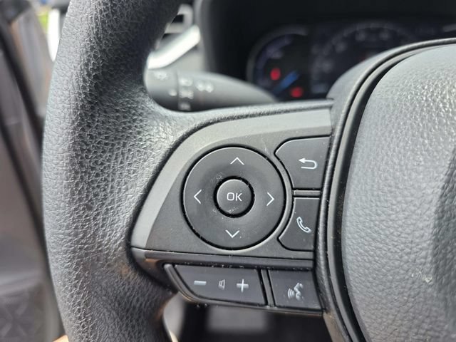 Used 2024 Toyota RAV4 LE AWD/4WD image 17