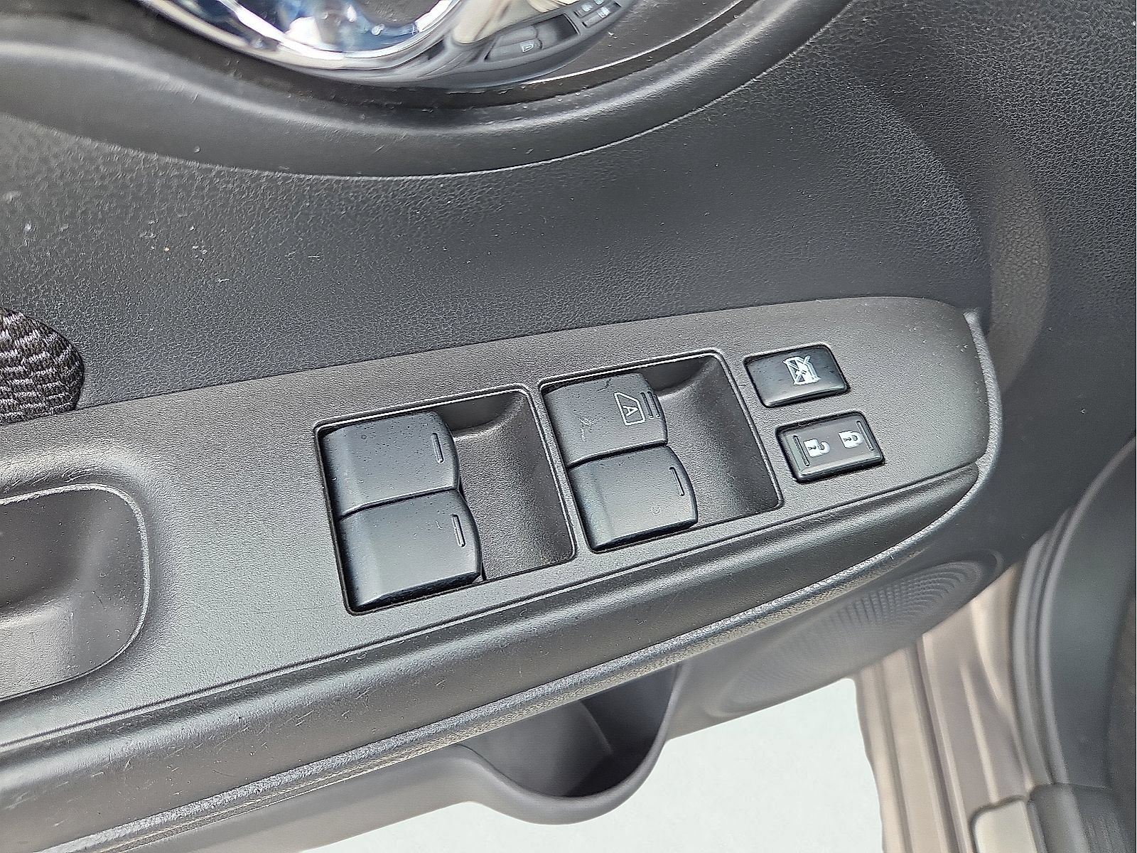 Used 2017 Nissan Versa SV FWD image 15