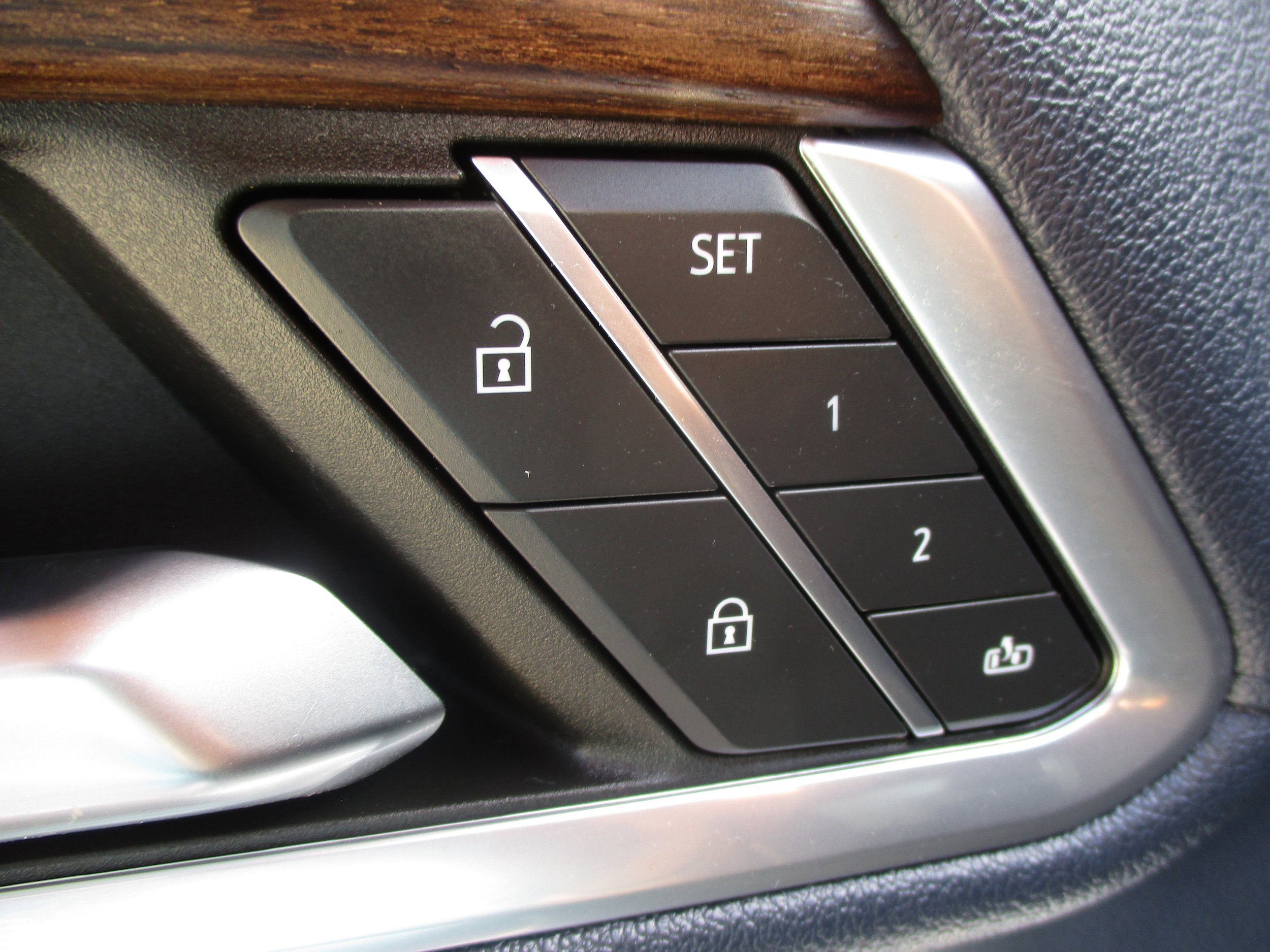 Used 2022 Chevrolet Silverado 1500 High Country w/ High Country Premium Package AWD/4WD image 36