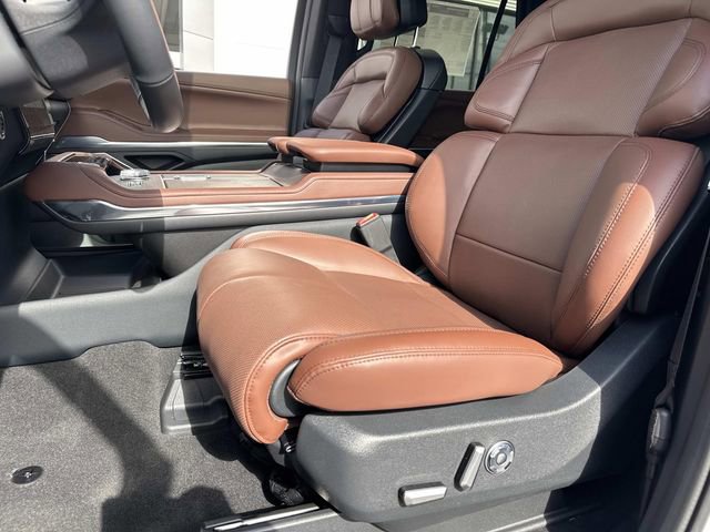 New 2026 Lincoln Navigator L Reserve AWD/4WD image 21