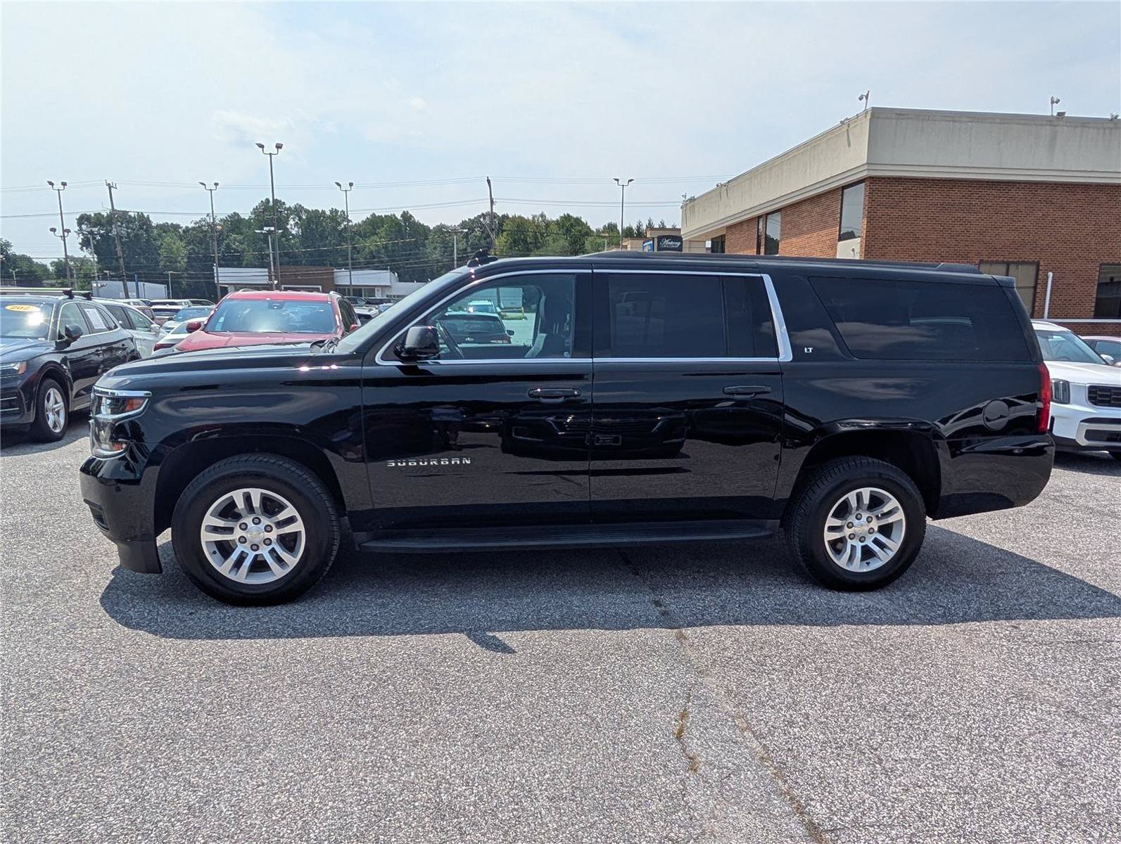 Used 2018 Chevrolet Suburban LT AWD/4WD image 2