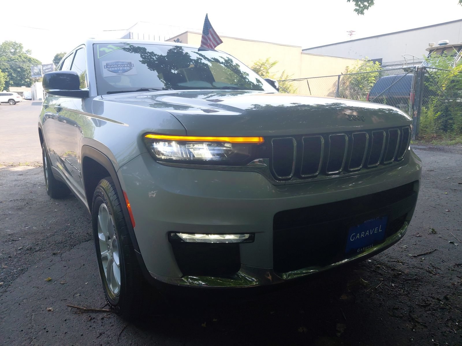 Used 2021 Jeep Grand Cherokee L Limited AWD/4WD image 1